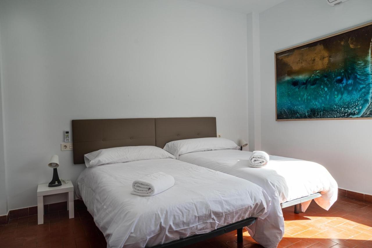 Casa Con Piscina, Barbacoa Y Jardin Para 20 Personas Сasa de vacaciones *